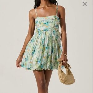ASTR the label Floral Bubble Hem Minidress